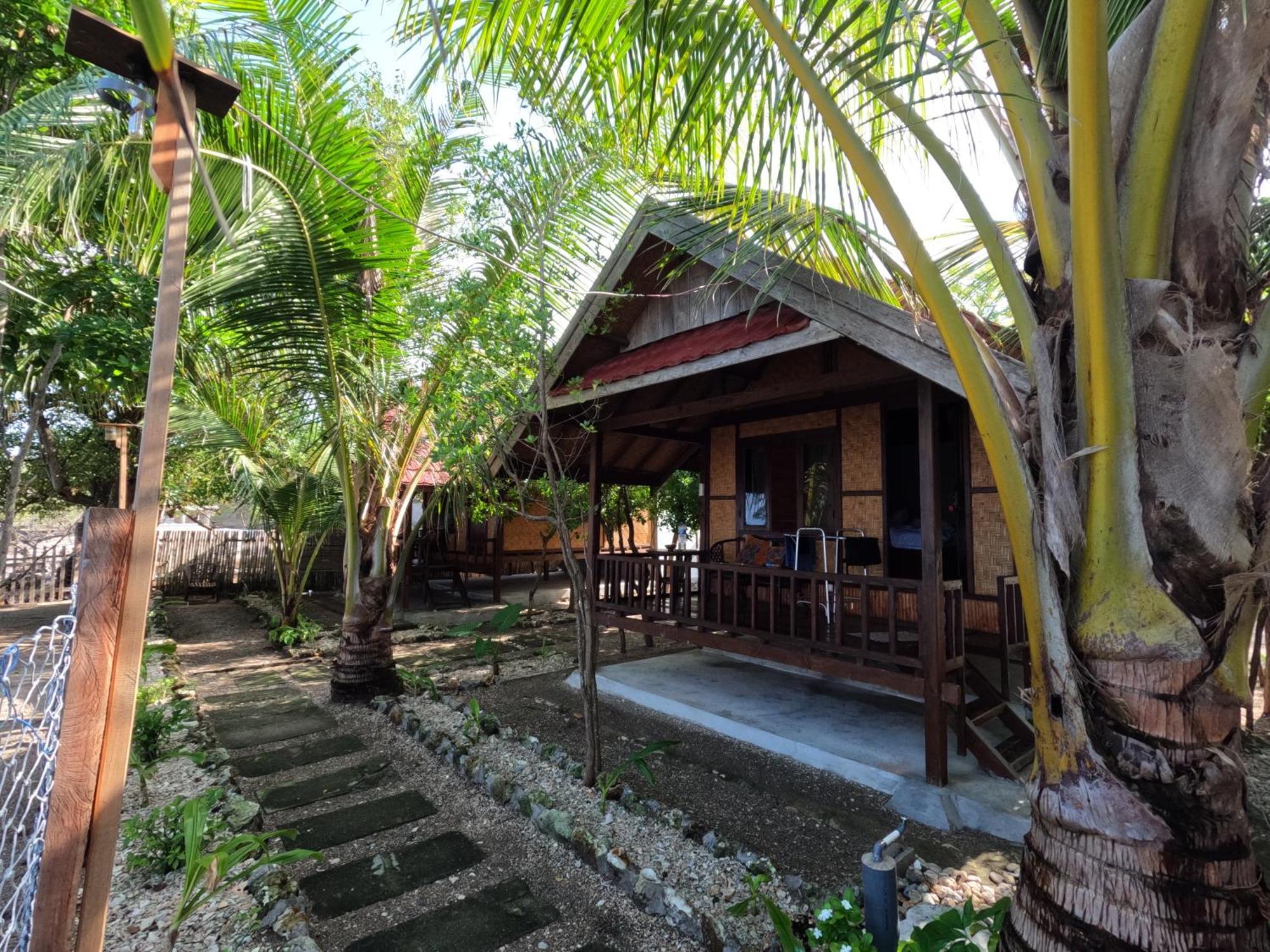 Maryan Moyo Bungalows & Resto Moyo Island 외부 사진