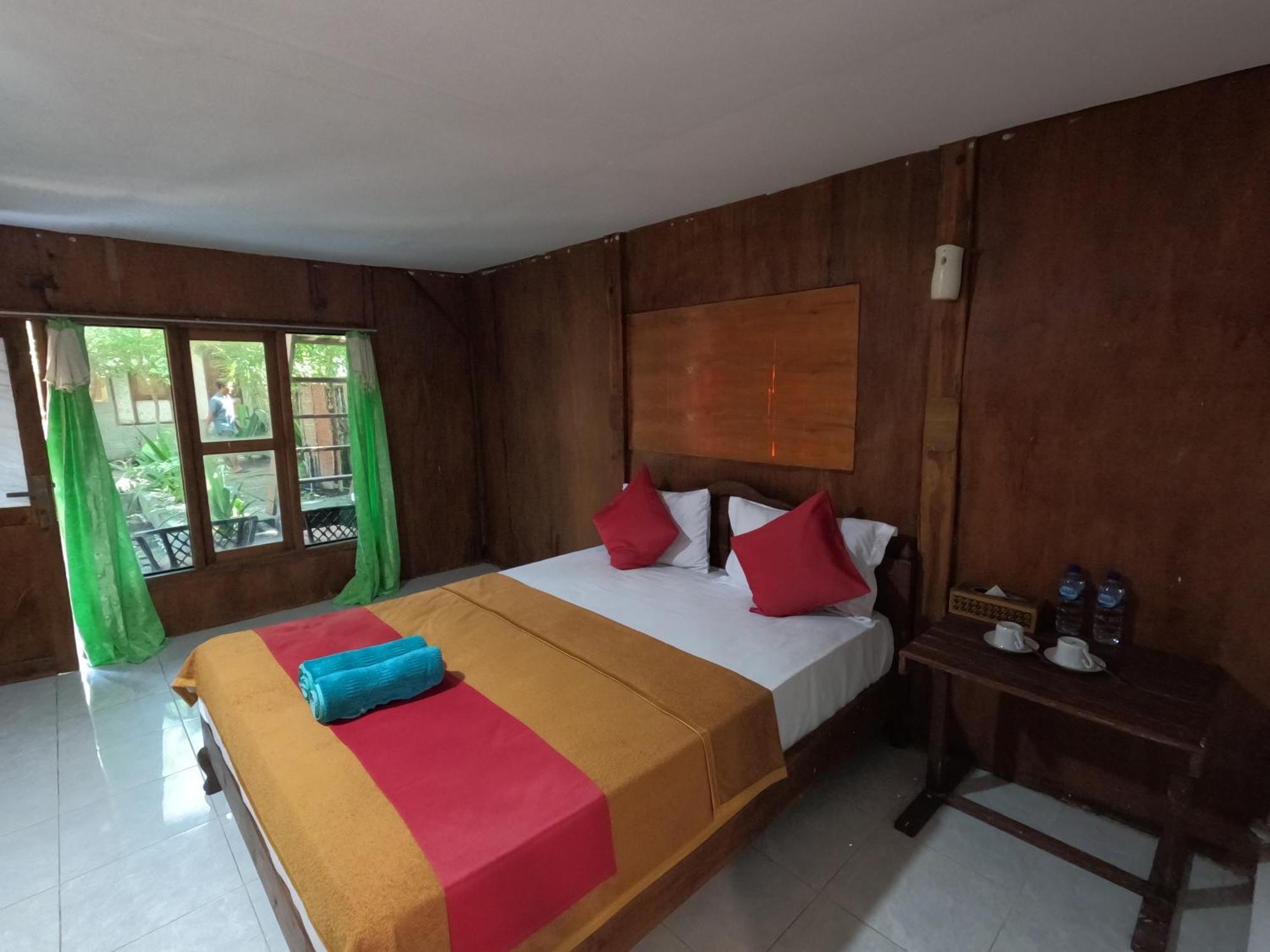 Maryan Moyo Bungalows & Resto Moyo Island 외부 사진