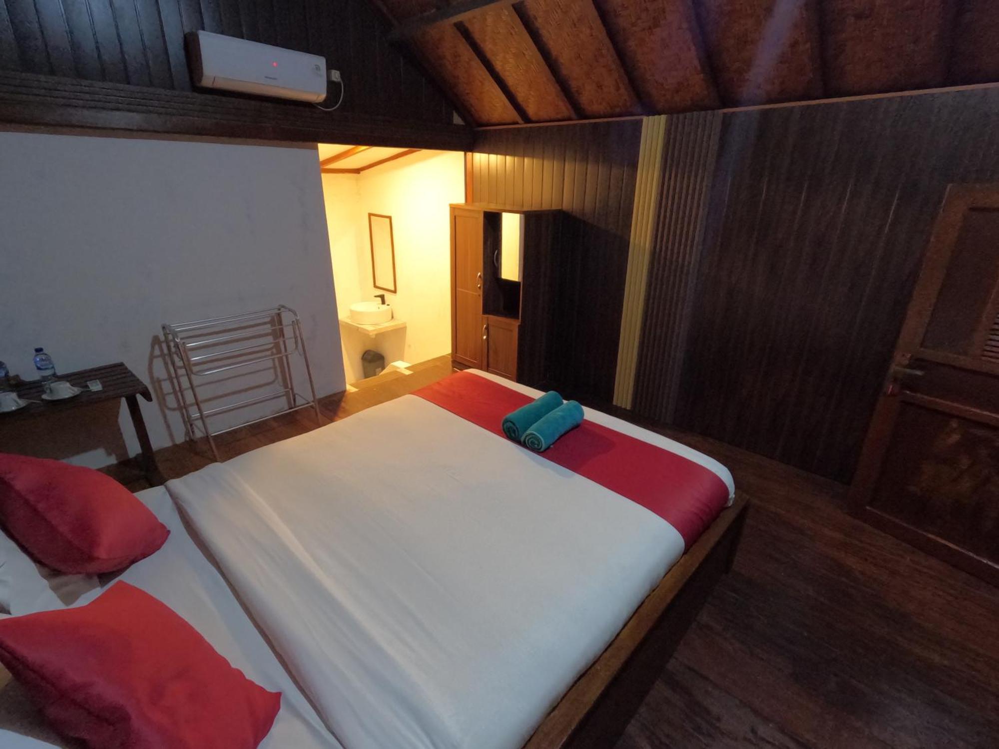 Maryan Moyo Bungalows & Resto Moyo Island 외부 사진