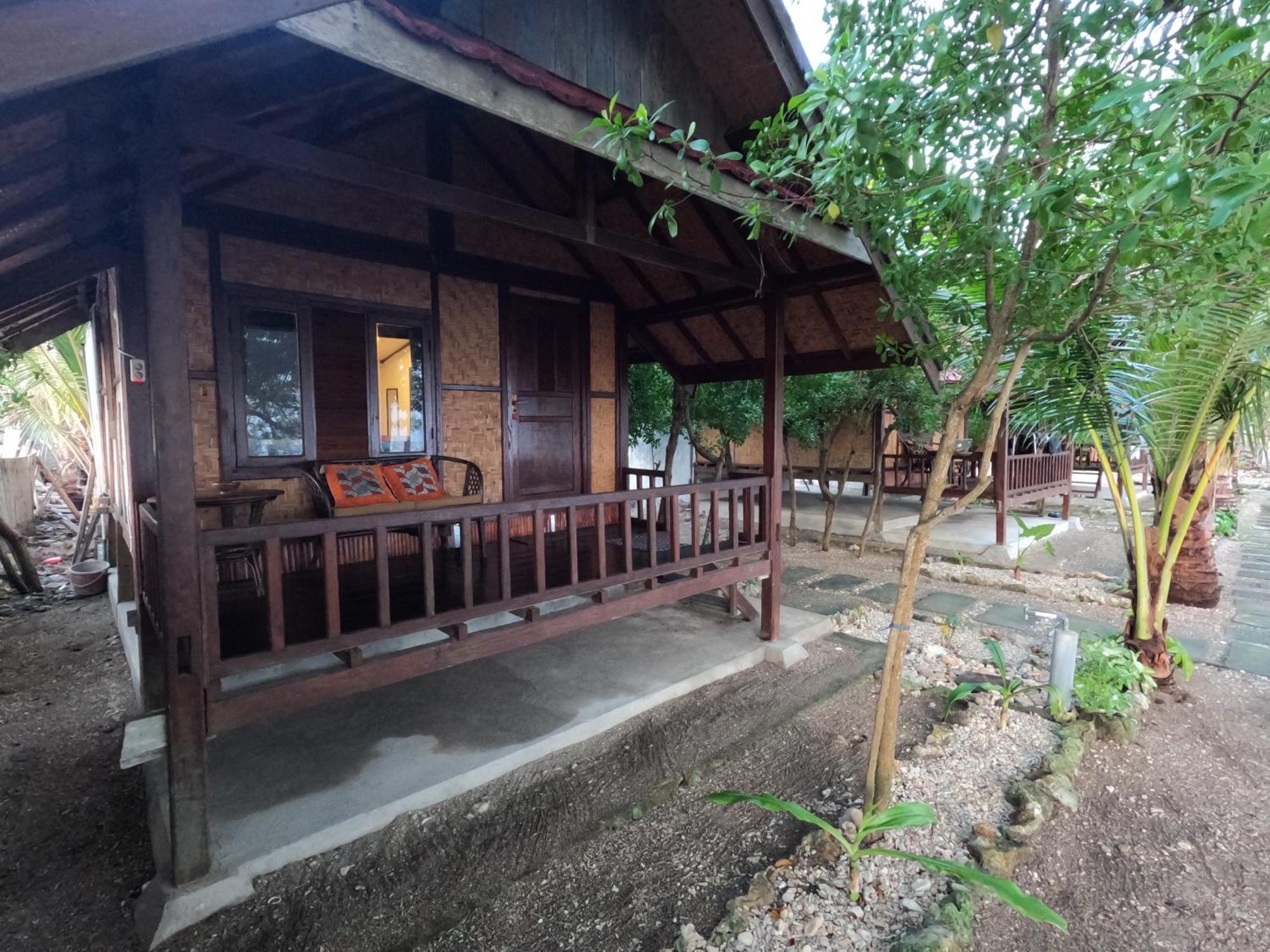Maryan Moyo Bungalows & Resto Moyo Island 외부 사진