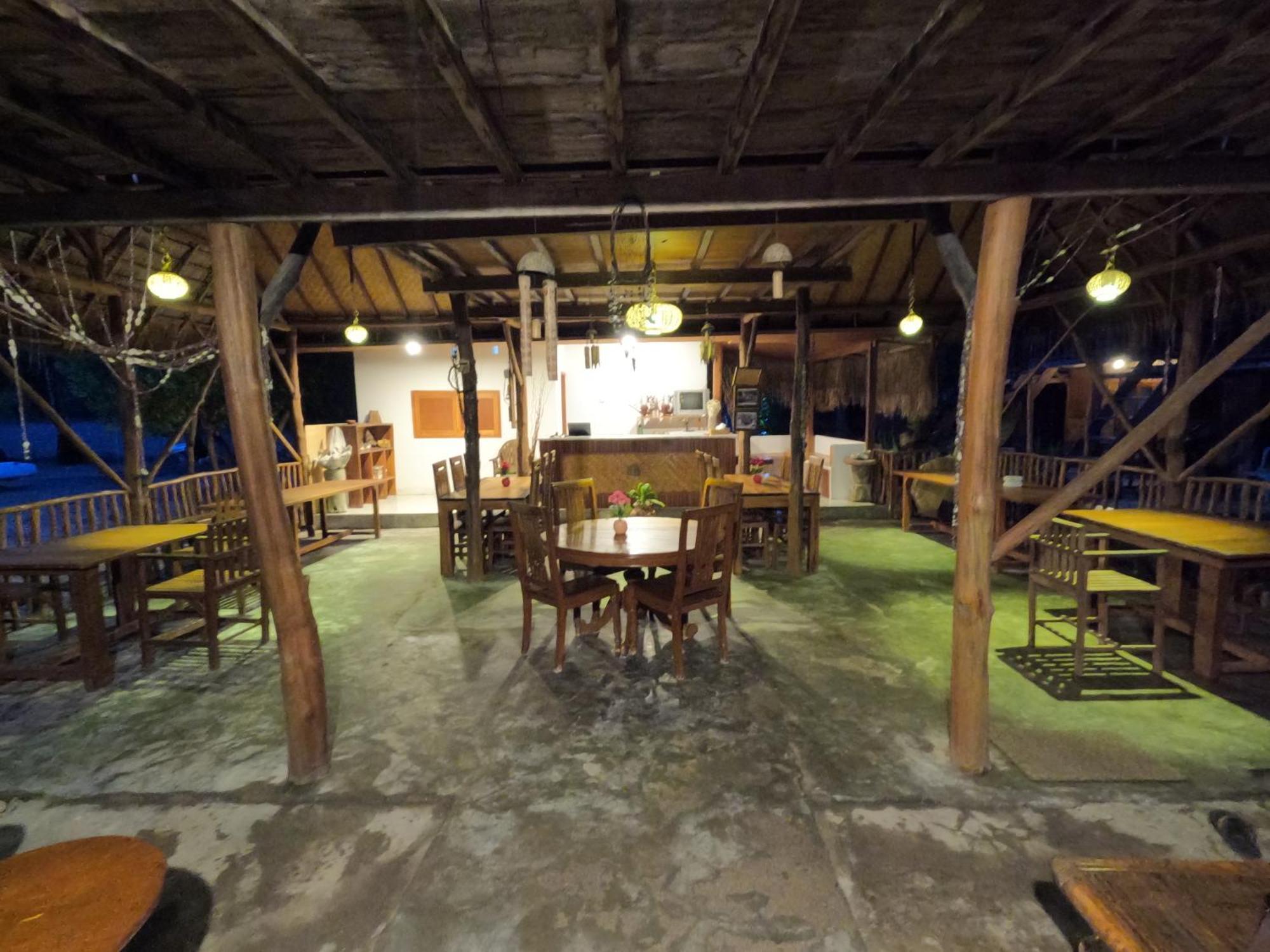 Maryan Moyo Bungalows & Resto Moyo Island 외부 사진